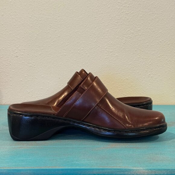 Clarks Womens Brown Leather Slip-On Mule Shoes With Buckle Detail Sz 7 #74106 - Picture 7 of 11